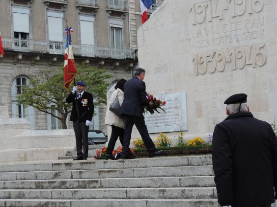 9h30 dépot de gerbe et respect aux anciens